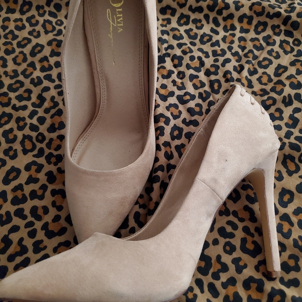 Heels - Picture 2 of 3